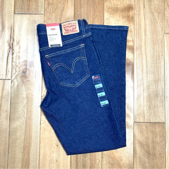 Levi’s Womens Boyfriend Denim Jean Mid-Rise Relaxed Fit Tapered Leg 28 - Picture 1 of 6